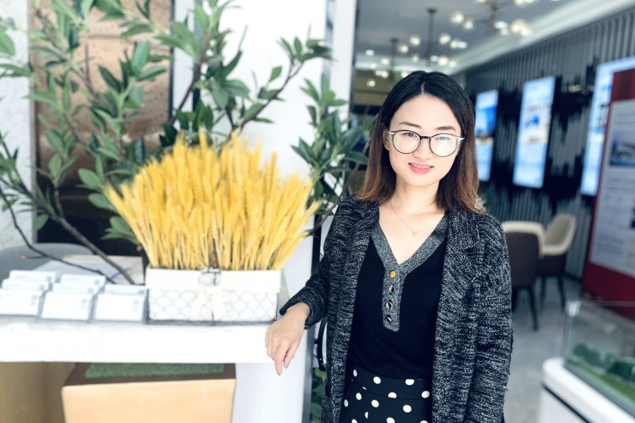 周洲---副总经理[1].jpg